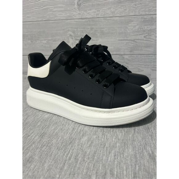 $590 Alexander McQueen Women's Black Holo Leather Sneakers Shoes Siz 40